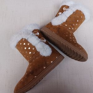 Brown Gold Heart Fluff Boots Girls Tombik 8 booties